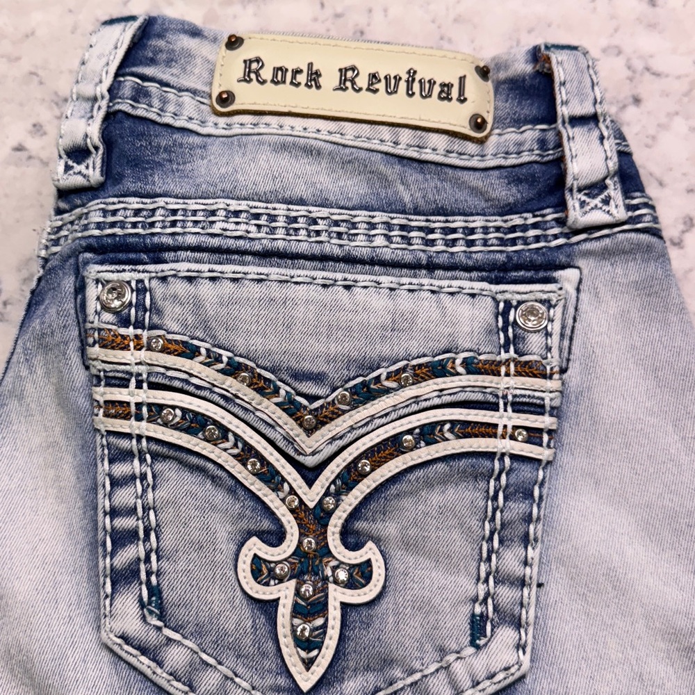 Rock Revival Brunella distressed, blue jeans, easy straight Size 29’ Beautiful